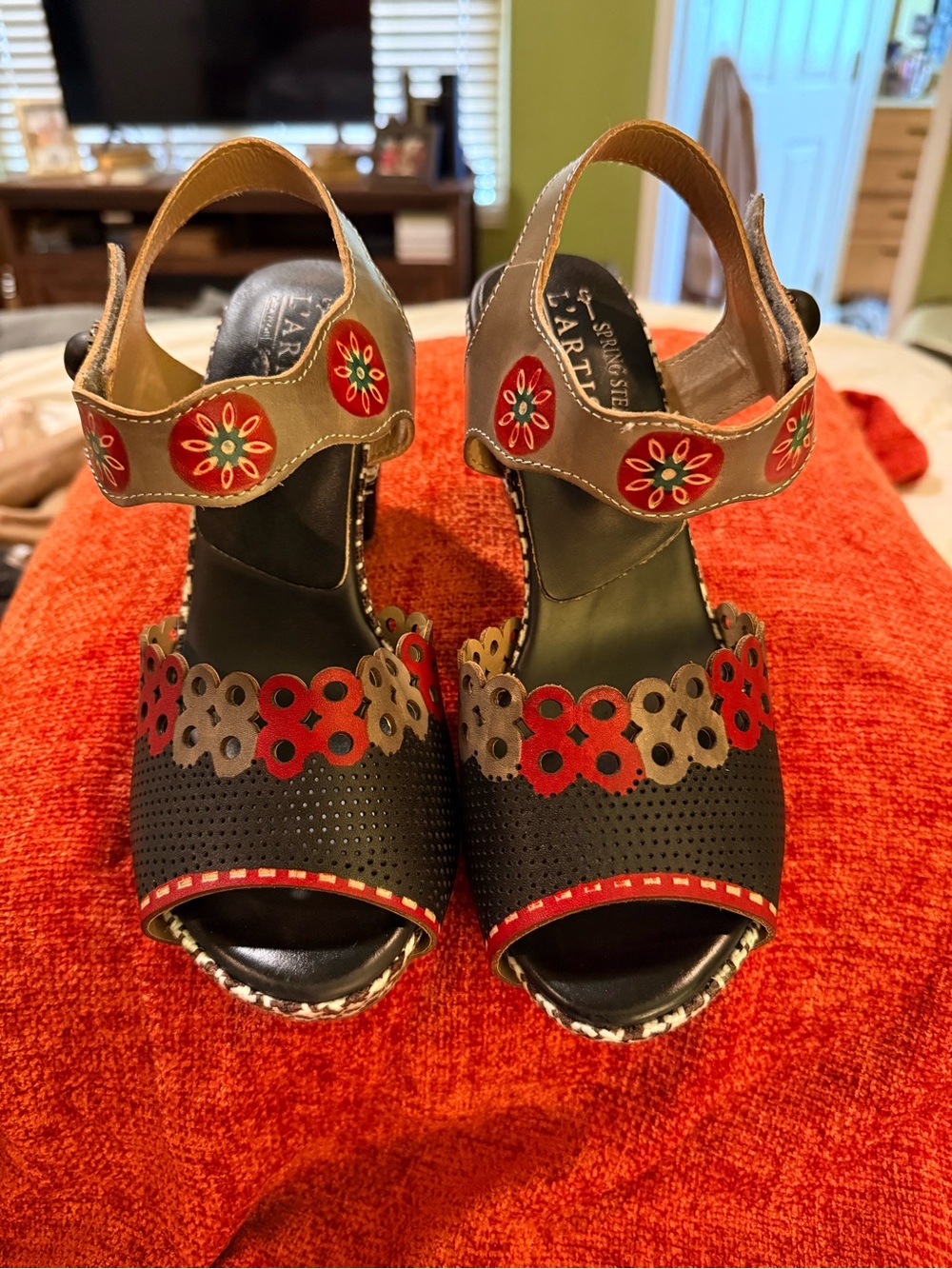 Artisan-Inspired L’ARTISTE Red and Black Women's Perforated Slingback Heels